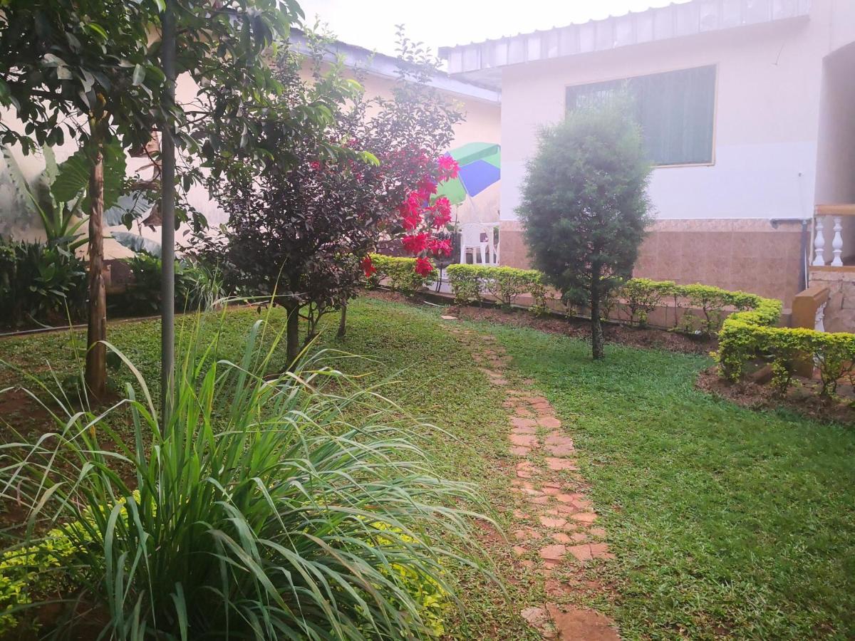 Tout Confort Avec Jardin Entree Bastos Yaoundé Eksteriør billede