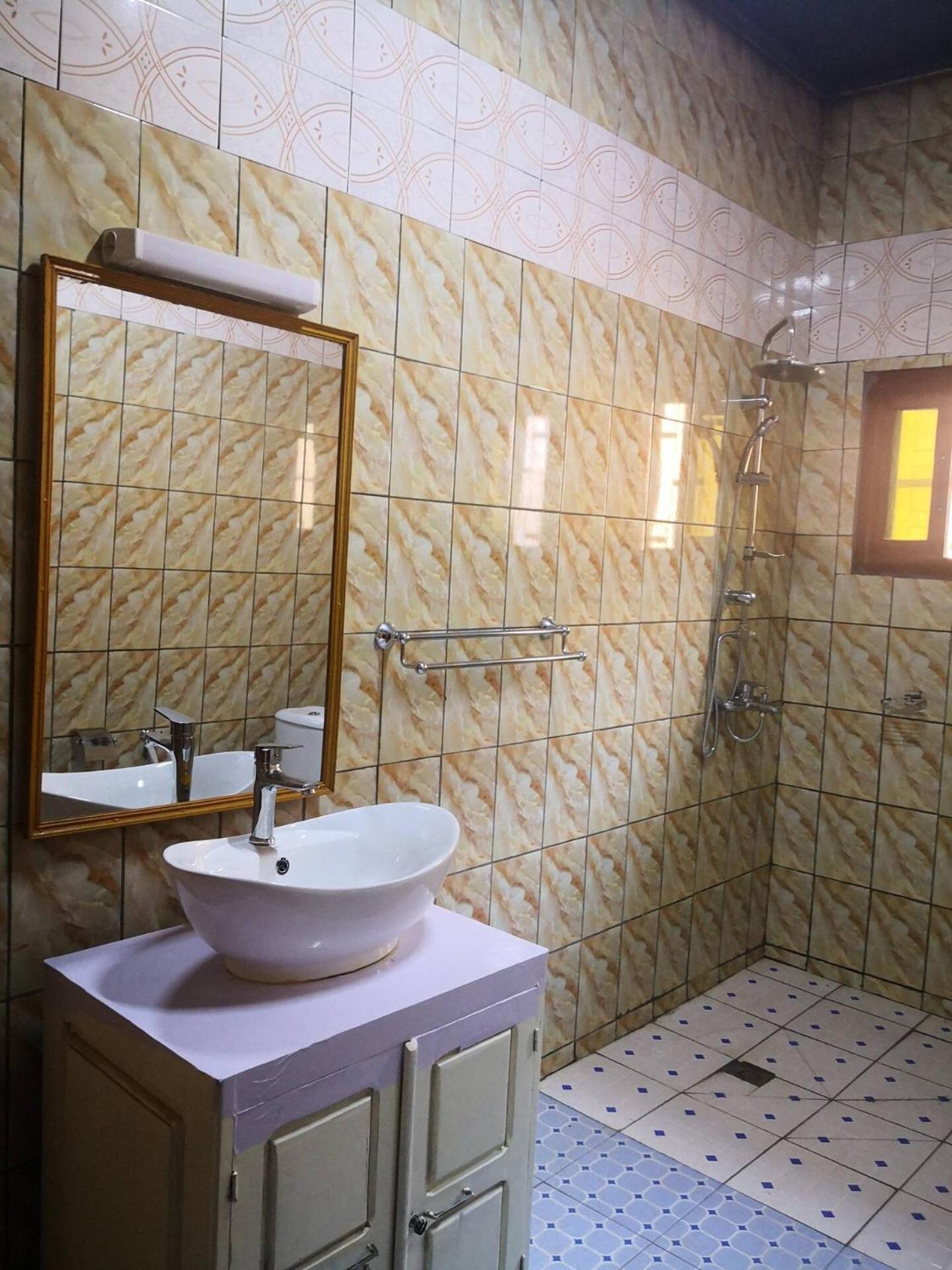 Tout Confort Avec Jardin Entree Bastos Yaoundé Eksteriør billede